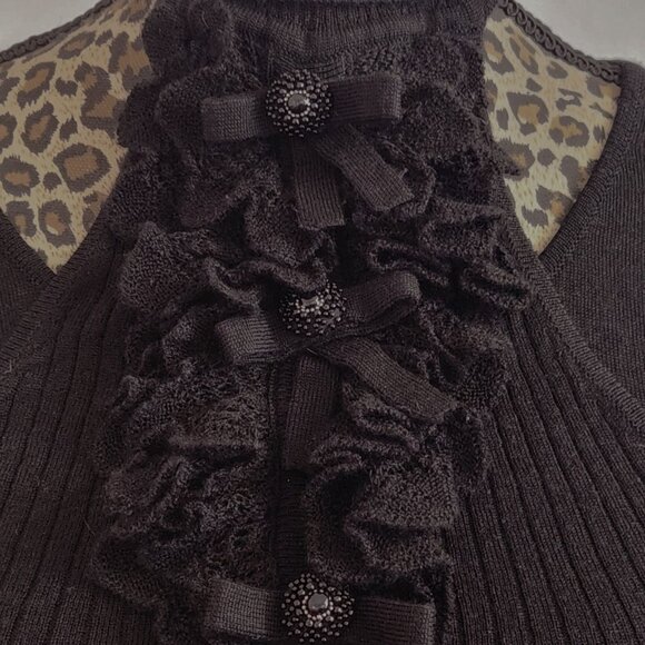 Stunning black sweater with neck cuff and ruffled details - Picture 4 of 5